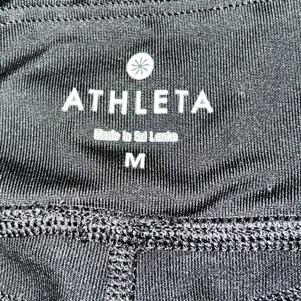 Athleta Stride Reflective Capri/Crop Legging Black Size Medium - Picture 12 of 13